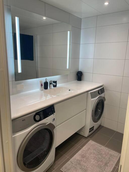 Nydalen/Storo- Ved T-Banestasjon Apartment ออสโล ภายนอก รูปภาพ